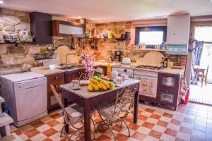 by Casamerina, house with private pool 30km from Siena & Arezzo