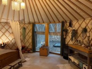 Vakantiewoning in monumentale boerderij met yurt