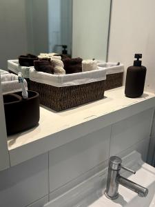 Luxury Canary Wharf 1-Bed with Balcony