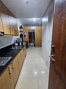 Shell Residences Tower B - The Executive Suites SL006