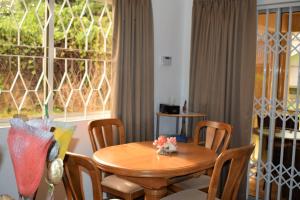 Zeph self catering