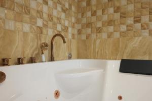 Lunarist Luxury Private Jacuzzi Suites Tirana