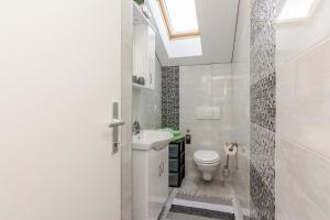 Flora Maris Pool Apartments