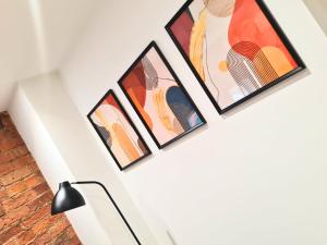 2 Bed Apartment - City Centre - Private Parking