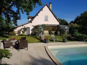Maison avec piscine et grand jardin proche Souillac