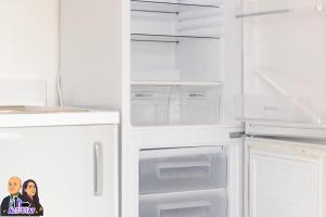 Elizabeth by Alt-Stay - 2 Bed En-Suite House - Parking, WiFi & King Bed - Contractors & Relocations - Weekly & Monthly Rates