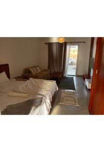 كمبوند ناديرا دهب بطريق الاجون