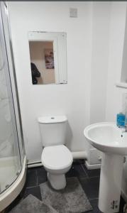 Cozy Haven, Sleeps 2, Fast W-Fi, Free Parking