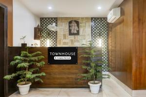 Super Townhouse Sushant Lok Phase 1 Formerly Hotel Neven