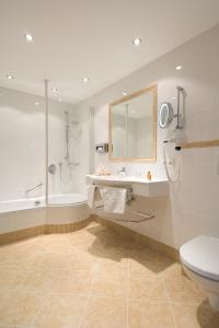 Eggerwirt Kitzbühel, Hotel & Restaurant - Lifts included in May June Sep and Oct gratis Bergbahnbenützung