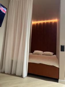 Крута студія в самому центрі Черкас з панорамним видом на Дніпро, дуже стильна!