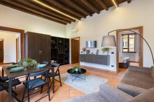 Elegant Prefetti Home