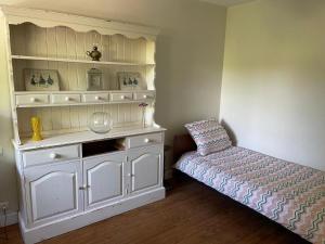 Pyrenees Mountain Views - Garonne River Retreat