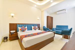 FabHotel Golden Sapphire