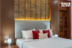 StayVista at The Boho Hideaway with Shared Pool, BBQ and Bonfire