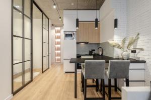 2-3a in RC Yaroslaviv Grad, Bulvarno-Kudriavska 17,Petrovdom Apartments