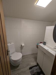 Cozy Cottage Close to Haworth Sleeps 2 with Garden