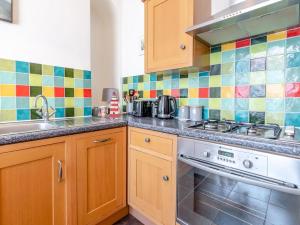 2 Bed in Tenby oc-fb025