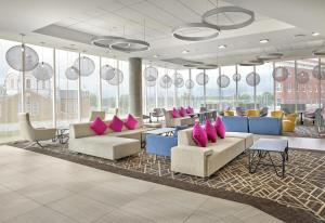 DoubleTree by Hilton Edmonton Downtown