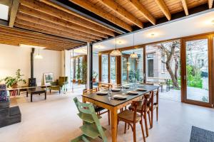 GuestReady - Unique Bright Loft with Garden Access