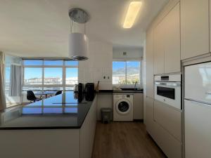Diorama Sea View by BenalSuites - Panoramic Sea & Mountain Views