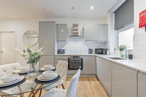 Coulsdon Luxe - Sleeps 3 - Near Station