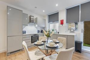 Coulsdon Luxe - Sleeps 3 - Near Station