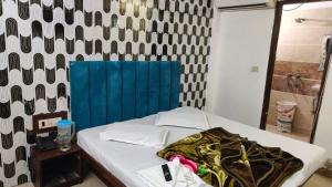 Hotel Karan Place -Near Connaught Place & New Delhi Railway Station