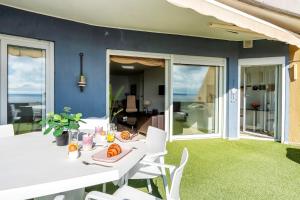 Cozy apartment on La Nea beach