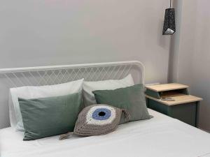 Sunlit seaside 2 bedroom 2 bathroom apartment