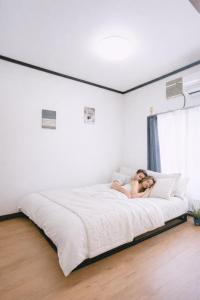 6 minutes walk from Ichikawa Station Single-family house with 3 bedrooms and 1 living room Rich living facilities around