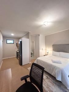 Yang Suite B - Modern Studio Apartment