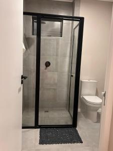 Yang Suite B - Modern Studio Apartment