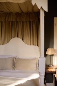Luxury Escape at The Almanage: Room 1