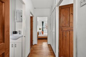 Cosy 2 Bedroom With Balcony Apartment in Old Street