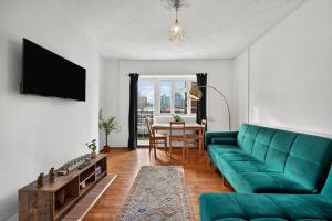 Cosy 2 Bedroom With Balcony Apartment in Old Street