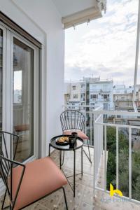 Elegant 2-Bedroom Home with Fireplace & Balcony
