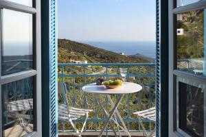 Tinos Grand Villa 6BR 15ppl Infinite Views