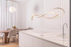 SJR - N9 Luxury Design Apartment