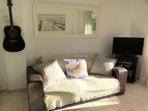 2 bed Apt grt location shared pool outdoor area