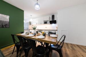 Le Bauhaus - 4 chambres - 2 SdE - wifi - parking