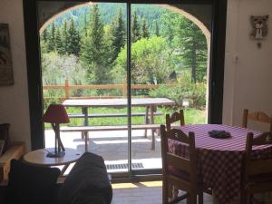 2 Pièces + Coin Montagne, Cheminée, Parking, Wi-Fi - 4 Pers. - FR-1-762-54