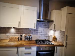 Central SE1 2BR for 7 Walk to Tower Bridge & London Attractions
