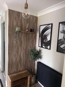 Stylish 2 Bed House- Sleeps 4- Parking -Near NEC & M42