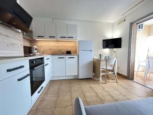 SM 1353 SAINTE MAXIME Studio - 4 COUCHAGES