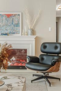 Velour Elegance French 3BR Uptown Parksuits BGC with Dryer