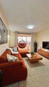 Midtown LakeView 2BR House with Heated pool, Netflix, 24Hr security & reception -Shawmut Nakuru