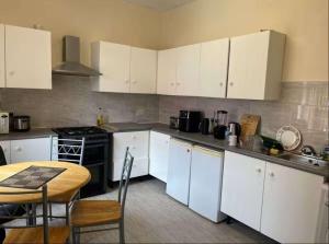 1-Bed Apt Sleeps 4 Old Trafford Nearby