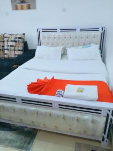 CBD Luxe Studio - Near Westside Mall