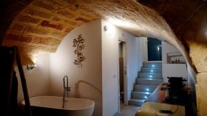 Stone Dream - Suite in Pietra con Vasca Freestanding